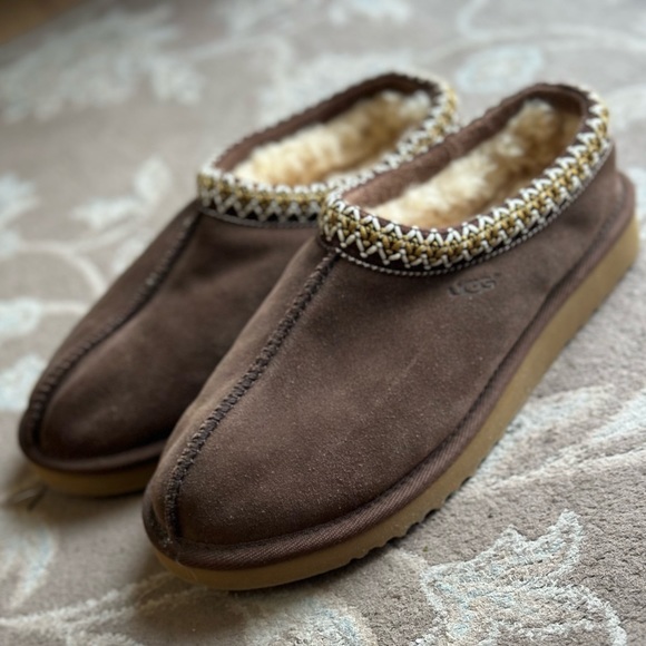 Women’s UGG Tasman in Chocolate. BARELY EVER WORN. Original w/ tan sole - Picture 5 of 5